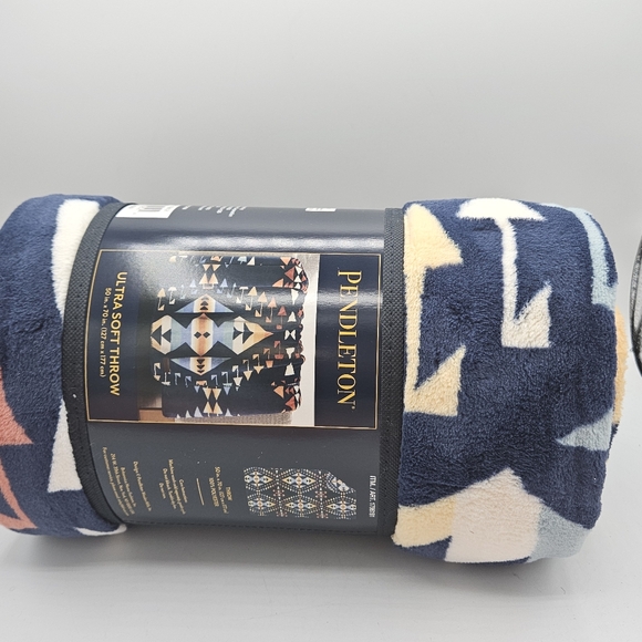 Pendleton fleece throw blanket 50" by 70" navy aztec boho design - Picture 2 of 11